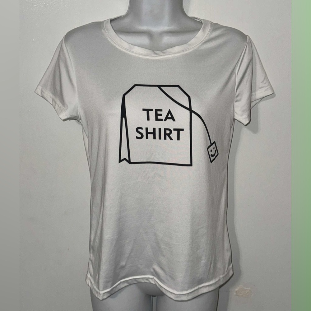 NWOT White Graphic Tee (Tea Shirt Design)